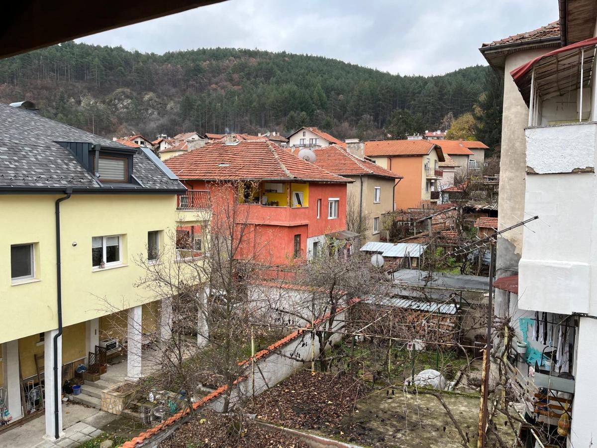 Дом За Гости Осогово Kyustendil Exterior foto