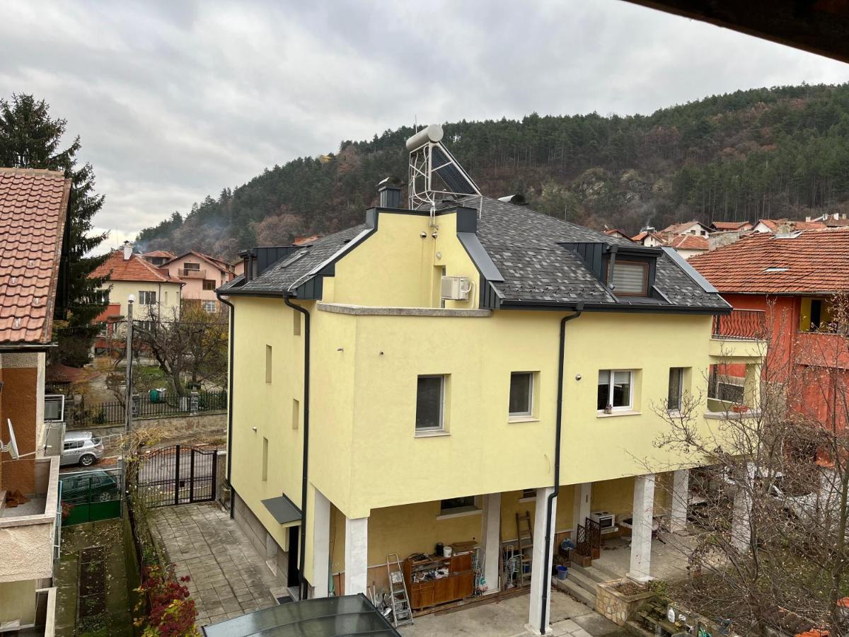 Дом За Гости Осогово Kyustendil Exterior foto